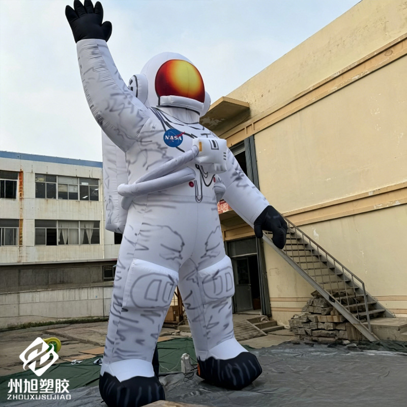 Inflatable astronaut, space sc - Science Exhibition Models avis et prix