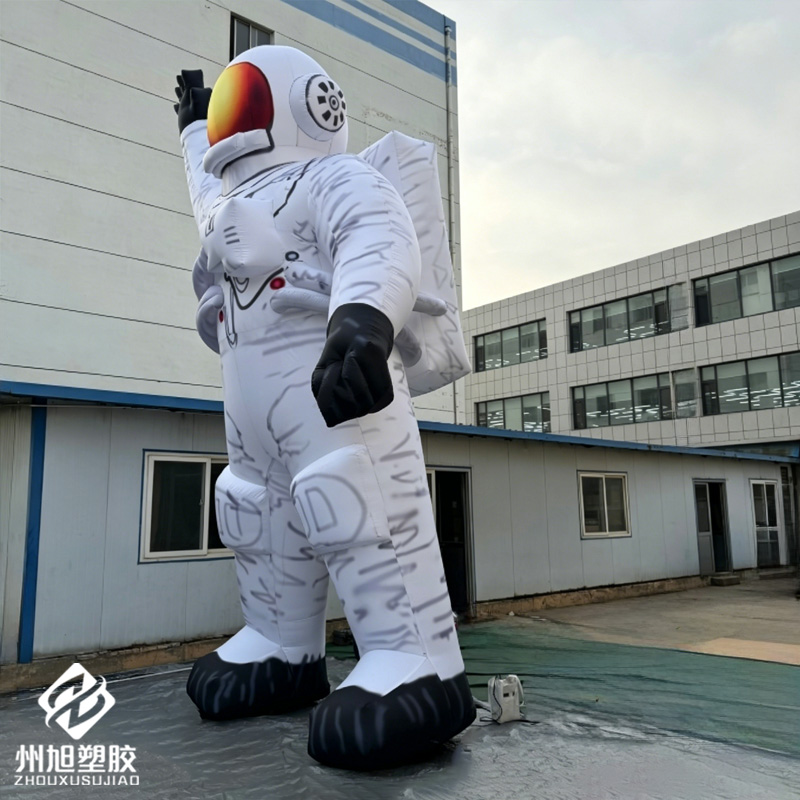 Inflatable astronaut, space sc - Science Exhibition Models avis et prix